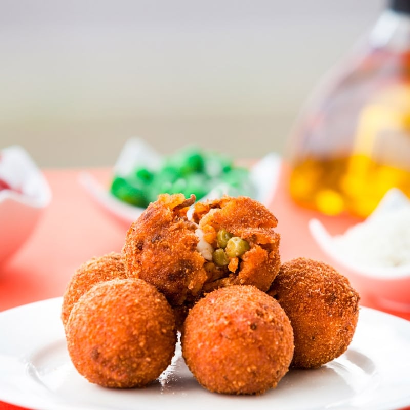 Party arancini bolognese